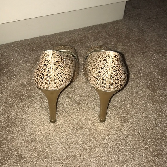 STUNNING - Picture 2 of 5